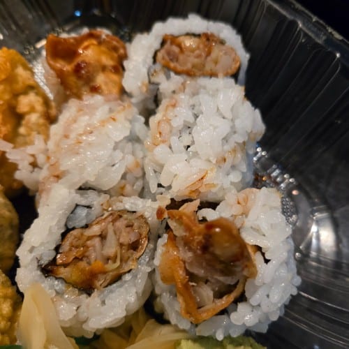 Gyoza Maki (R).