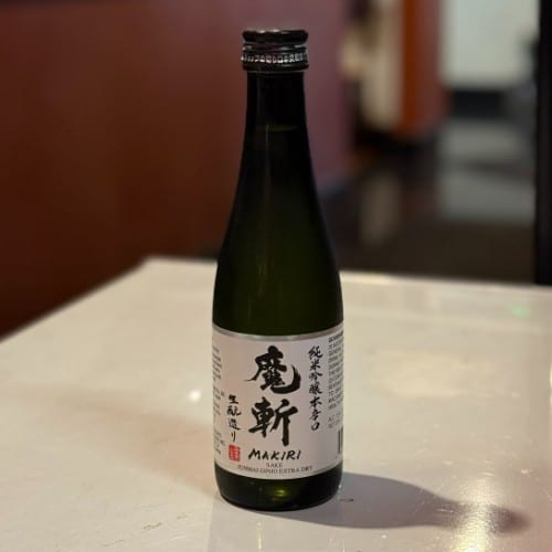 Makiri (junmai ginjo extra dry).